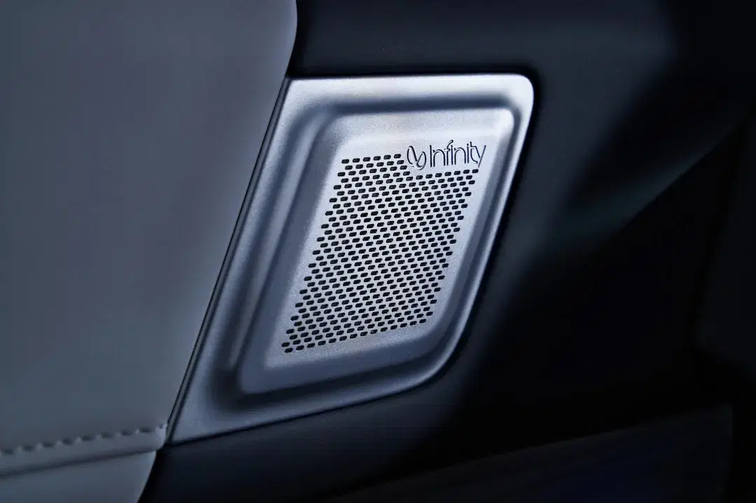 12 INFINITY Speakers